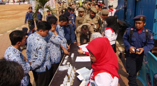 Usai Apel, Ratusan PNS Tangsel Mendadak Jalani Tes Urine Usai Apel, Ratusan PNS Tangsel Mendadak Jalani Tes Urine