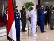Panglima TNI Anugerahi Kapolri Tiga Bintang Utama